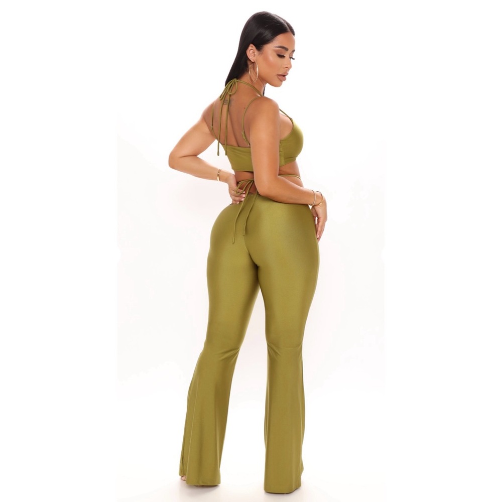 Two piece set - Picture 3 of 3